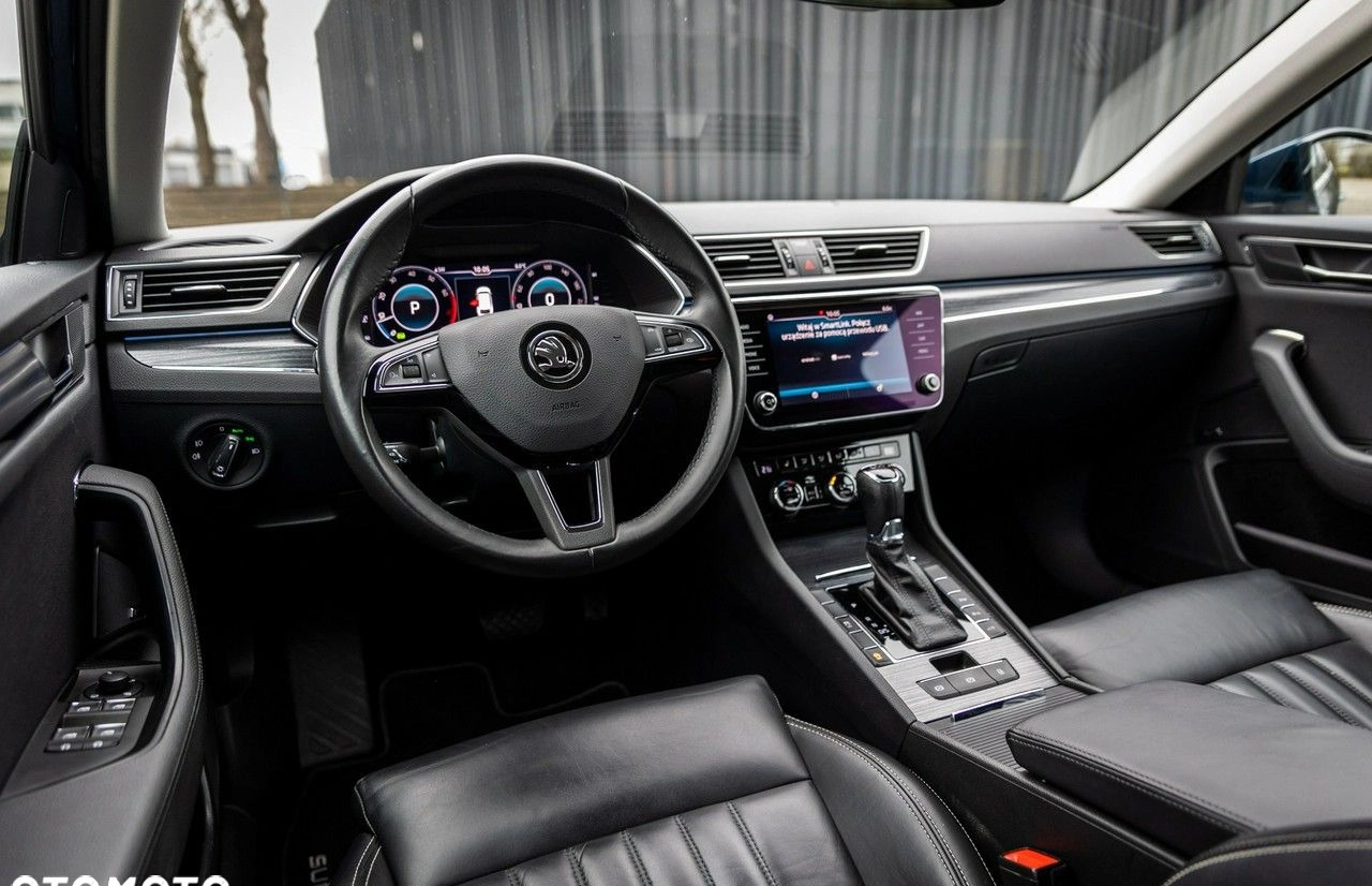 Skoda Superb cena 107777 przebieg: 98000, rok produkcji 2020 z Zawadzkie małe 562